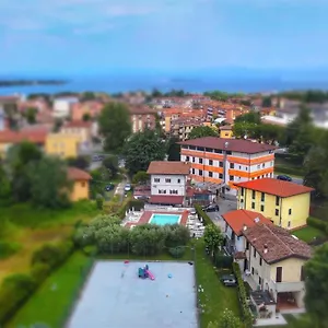 https://hotel-bel-sito-peschiera-del-garda.hotelinveneto.com