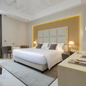 https://aleph-rome-hotel-curio-collection-by-hilton.it-romehotels.com