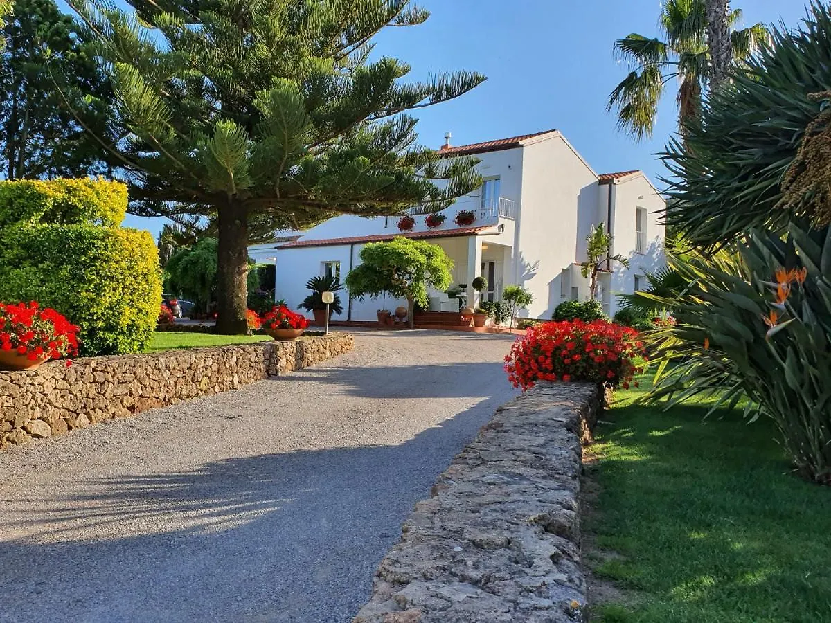 Arenosu Comfort Country Resort Fertilia 2*,