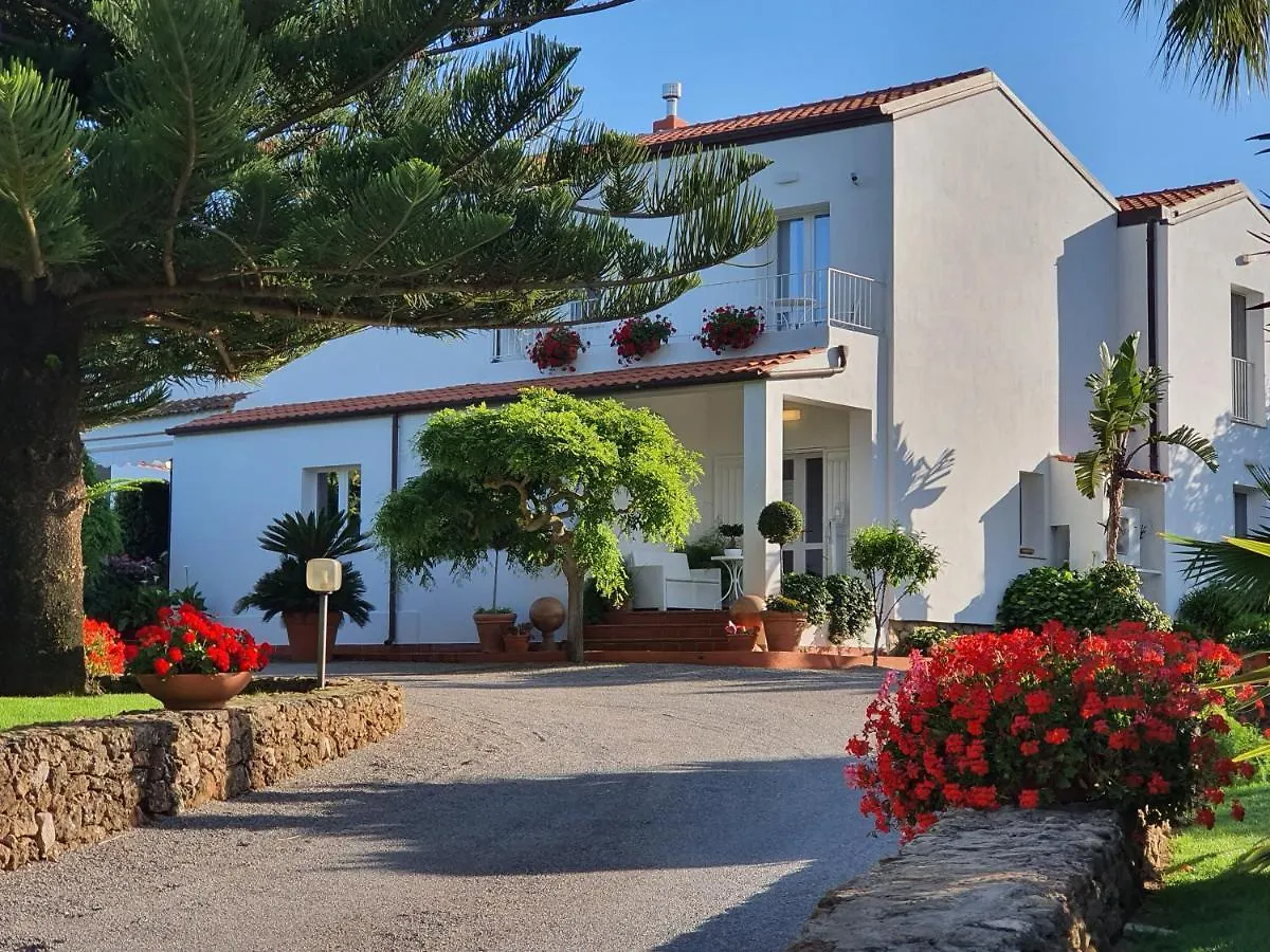 Arenosu Comfort Country Resort Fertilia
