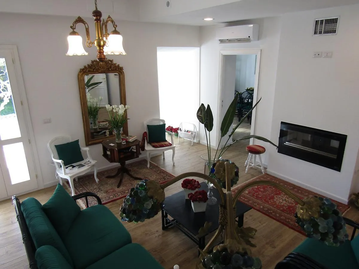 Arenosu Comfort Country Resort Fertilia 2*,